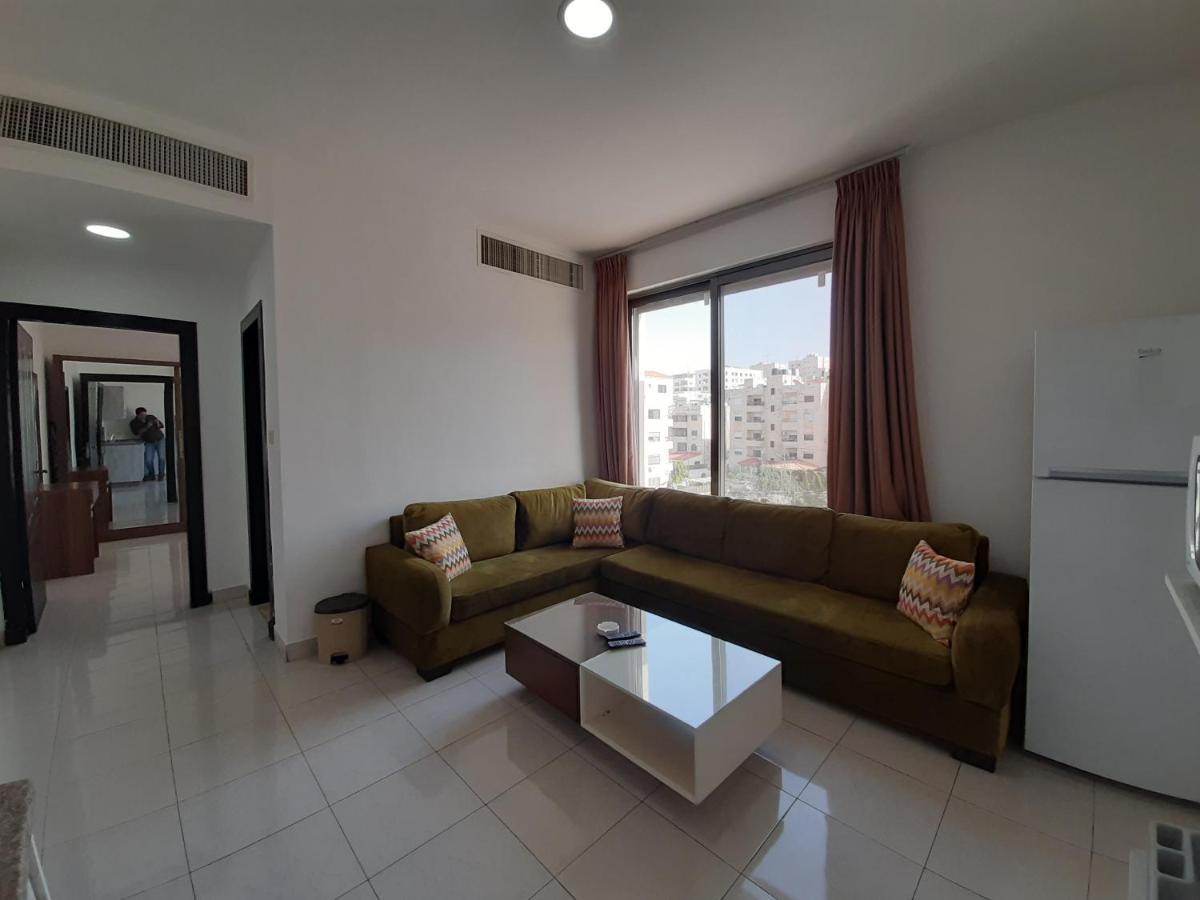 Furnished Apartments Near Mcdonald'S Al-Madina Al-Monawara St Amman Exteriör bild